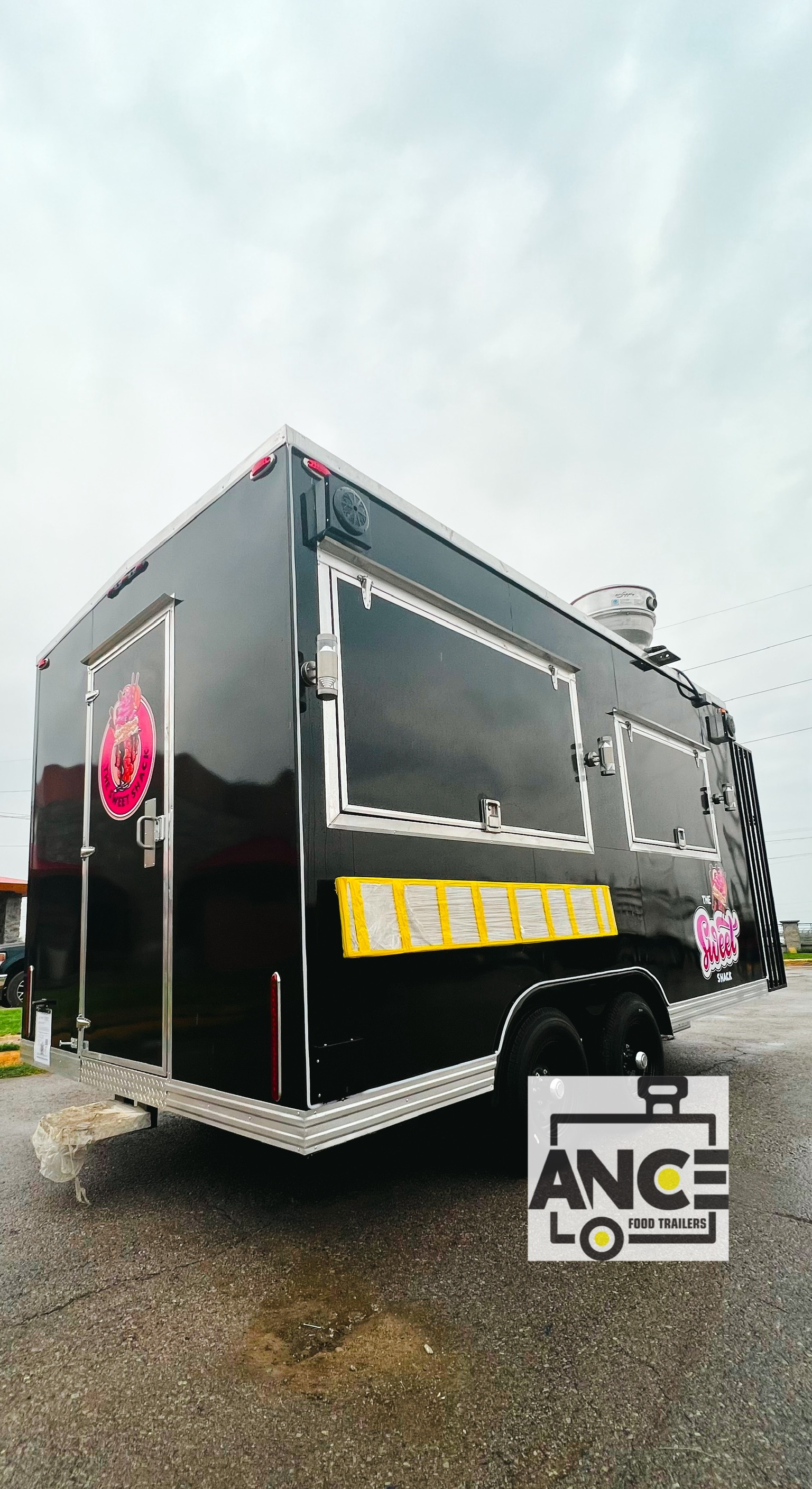 José 8.5x16 custom food trailer